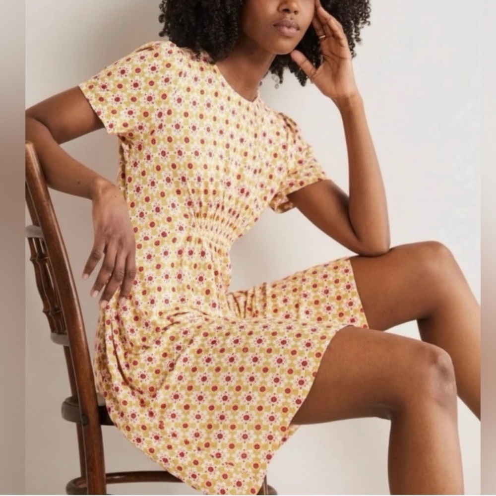 Boden Floral Crew Neck Jersey Short Sleeve Mini Dress.